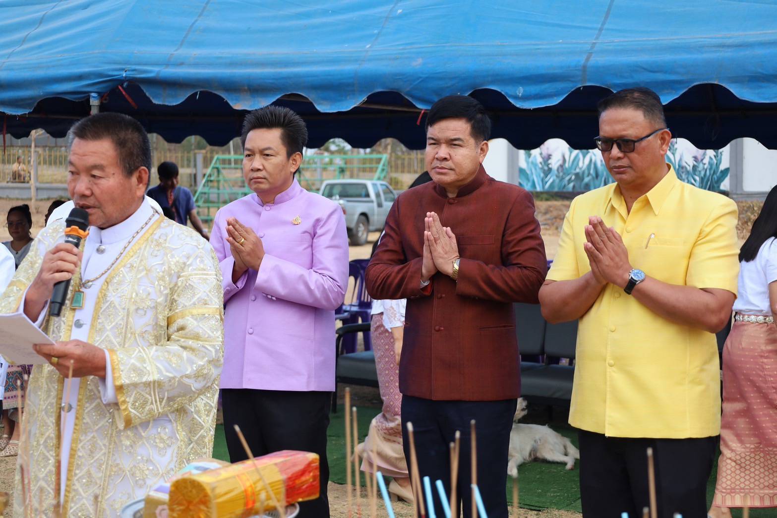 รอง ผอ.สพม.ชัยภูมิ ร่วมพิธี ยกเสาเอกและวางศิลาฤกษ์ อาคารอเนกประสงค์ (อาคารโดม) ณ สนามโรงเรียนเทพสถิตวิทยา