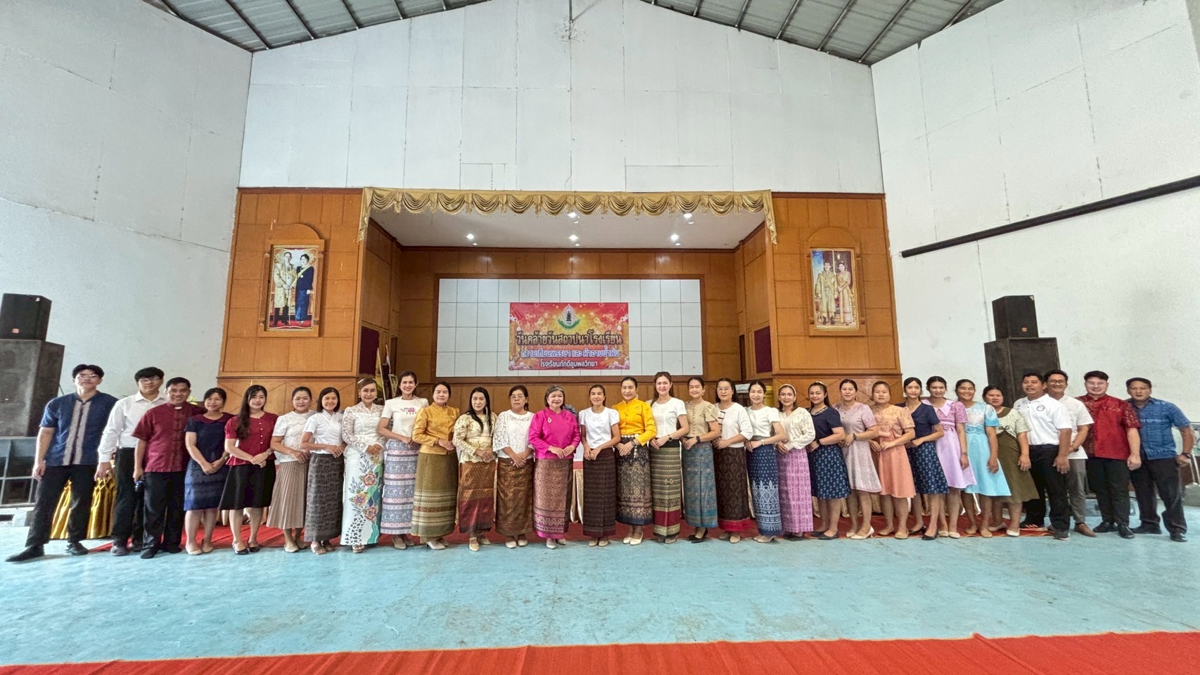วันที่ 17 กรกฎาคม 2568 โรงเรียนภักดีชุมพลวิทยา นำโดยนายวิชญ์พันธ์ ราชานนท์ ผู้อำนวยการโรงเรียน นายศิริชัย อ้อนอุบล รองผู้อำนวยการ นายวันชัย พูนชัย รองผู้อำนวยการ คณะครูและนักเรียน ทำบุญวันคล้ายวันสถาปนาโรงเรียน 18กรกฎาคมครบรอบ 34 ปี
