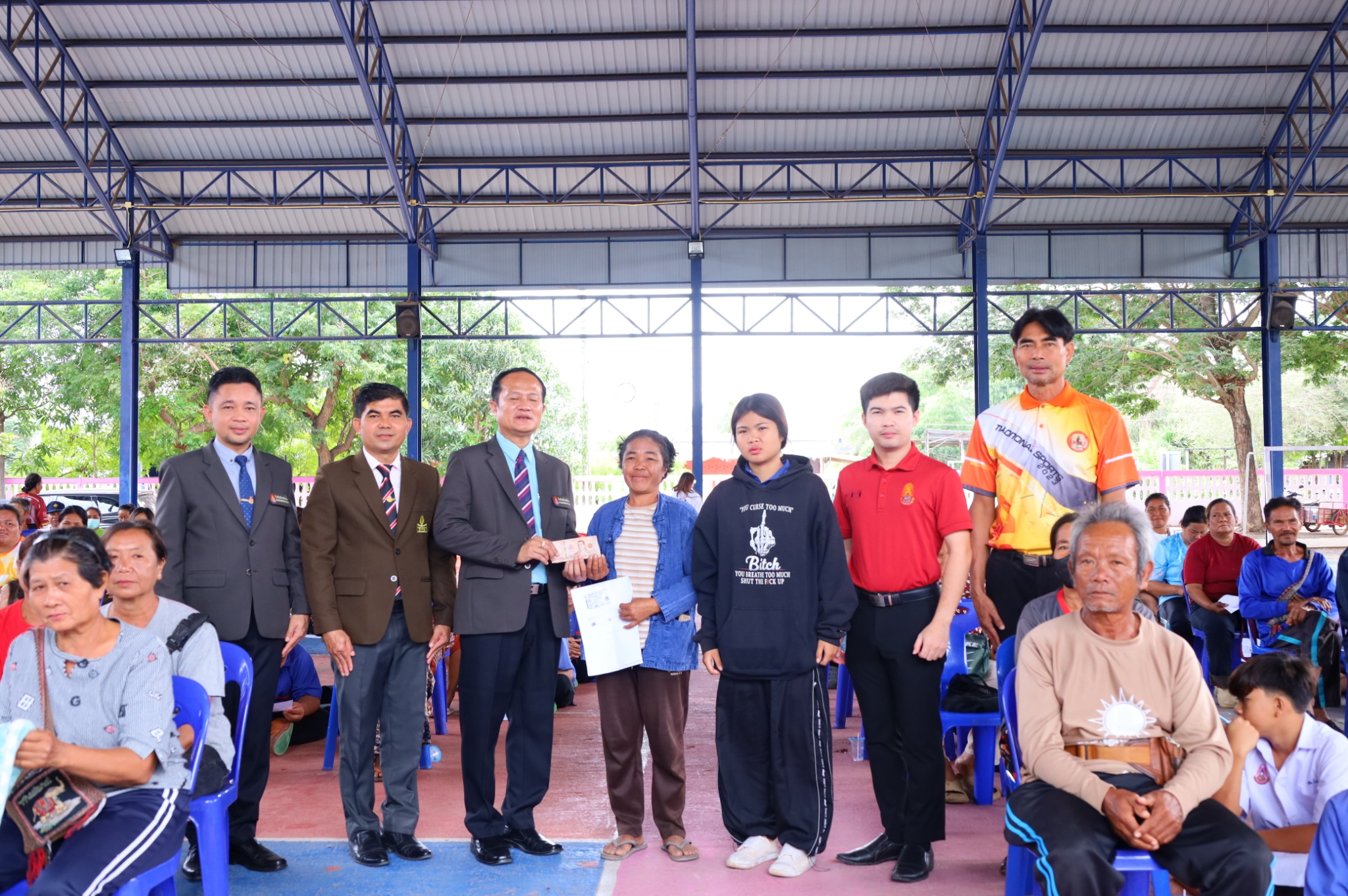 โรงเรียนเจียงทองพิทยาคม มอบทุนปัจจัยพื้นฐานนักเรียนยากจนและนักเรียนยากจนพิเศษ