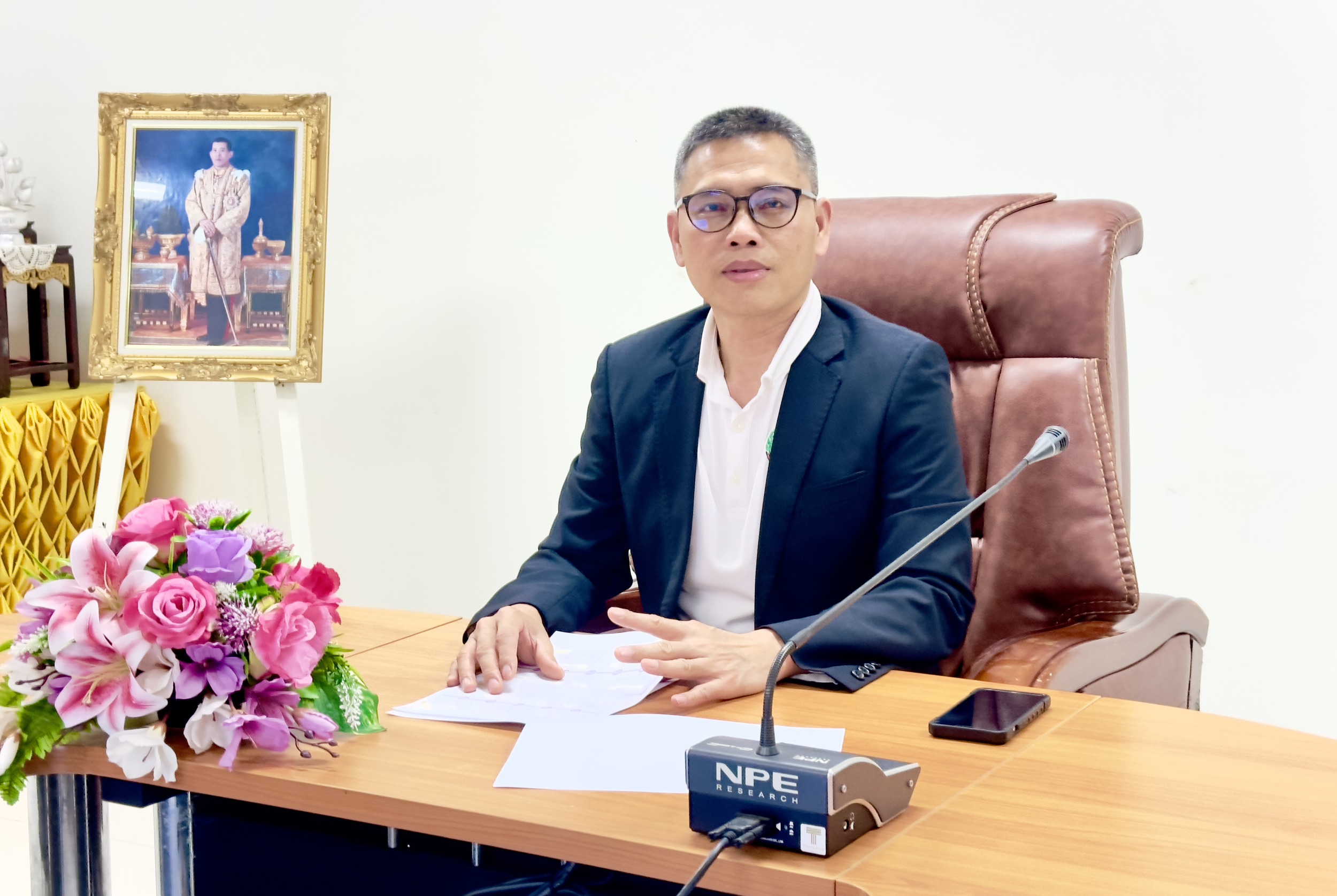 สพม.ชัยภูมิ ร่วมการประชุมติดตามความคืบหน้าการเช่าใช้อุปกรณ์การเรียนการสอนสำหรับครูและนักเรียนภายใต้โครงการส่งเสริมการเรียนรู้ชั้นพื้นฐานทุกที่ทุกเวลา ผ่านระบบสื่ออิเล็กทรอนิกส์ Zoom Meeting